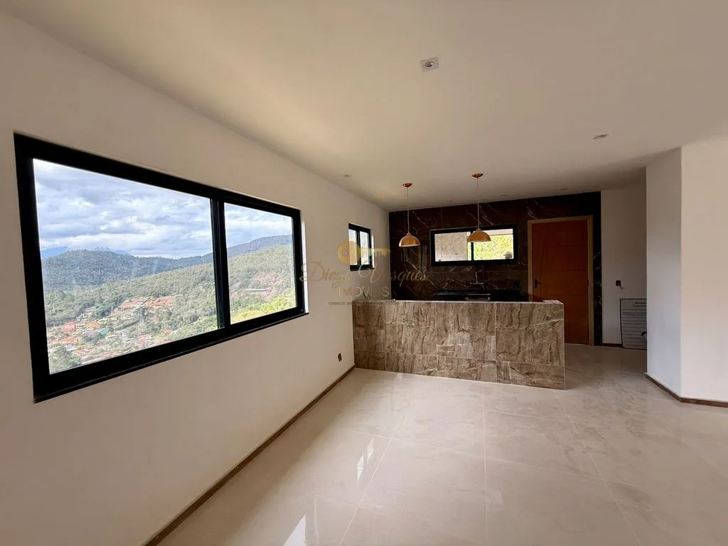 Imagem Casa para Venda em Teresópolis / RJ no bairro Albuquerque