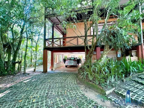 Imagem Casa para Venda em Balneário Camboriú, Praia do Estaleiro, 3 dormitórios, 1 suíte, 2 banheiros, 2 vagas