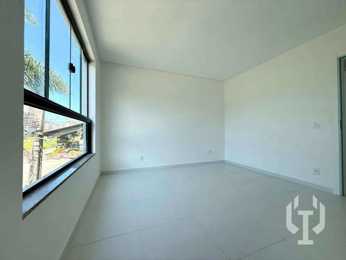 Imagem Sobrado à venda em Itapema, com 2 quartos, 70m2