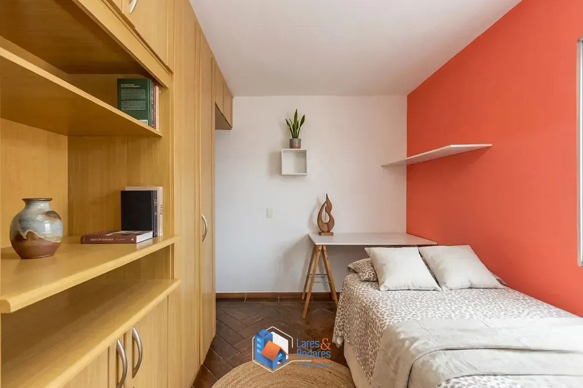Imagem Sobrado para venda em São Judas com 4 quartos, sendo 1 suíte, 202m²
