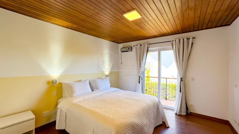 Imagem Casa de Condomínio em Campos do Jordão