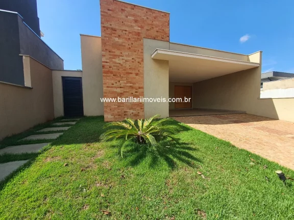 Casa Térrea com piscina no condomínio Jd. Vista Bella