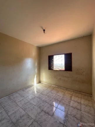Imagem Casa à Venda no Jardim Esperança – 3 Quartos, Quintal e Ótimo Espaço em Patos de Minas