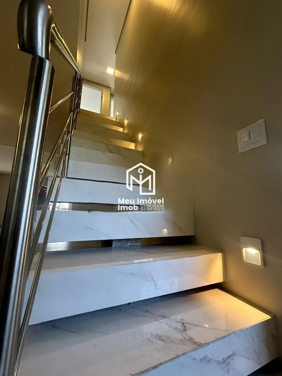 Imagem Casa Condomínio 4 quartos 3 suítes 4 Vagas 300M² Arniqueiras