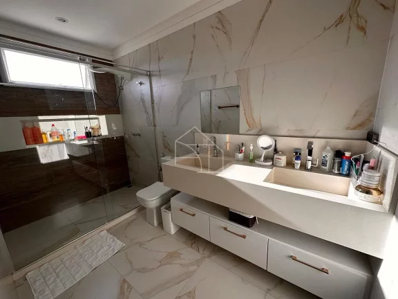 Imagem Luxuosa Casa à Venda no Condomínio Resort Boulevard Lagoa – Serra, ES