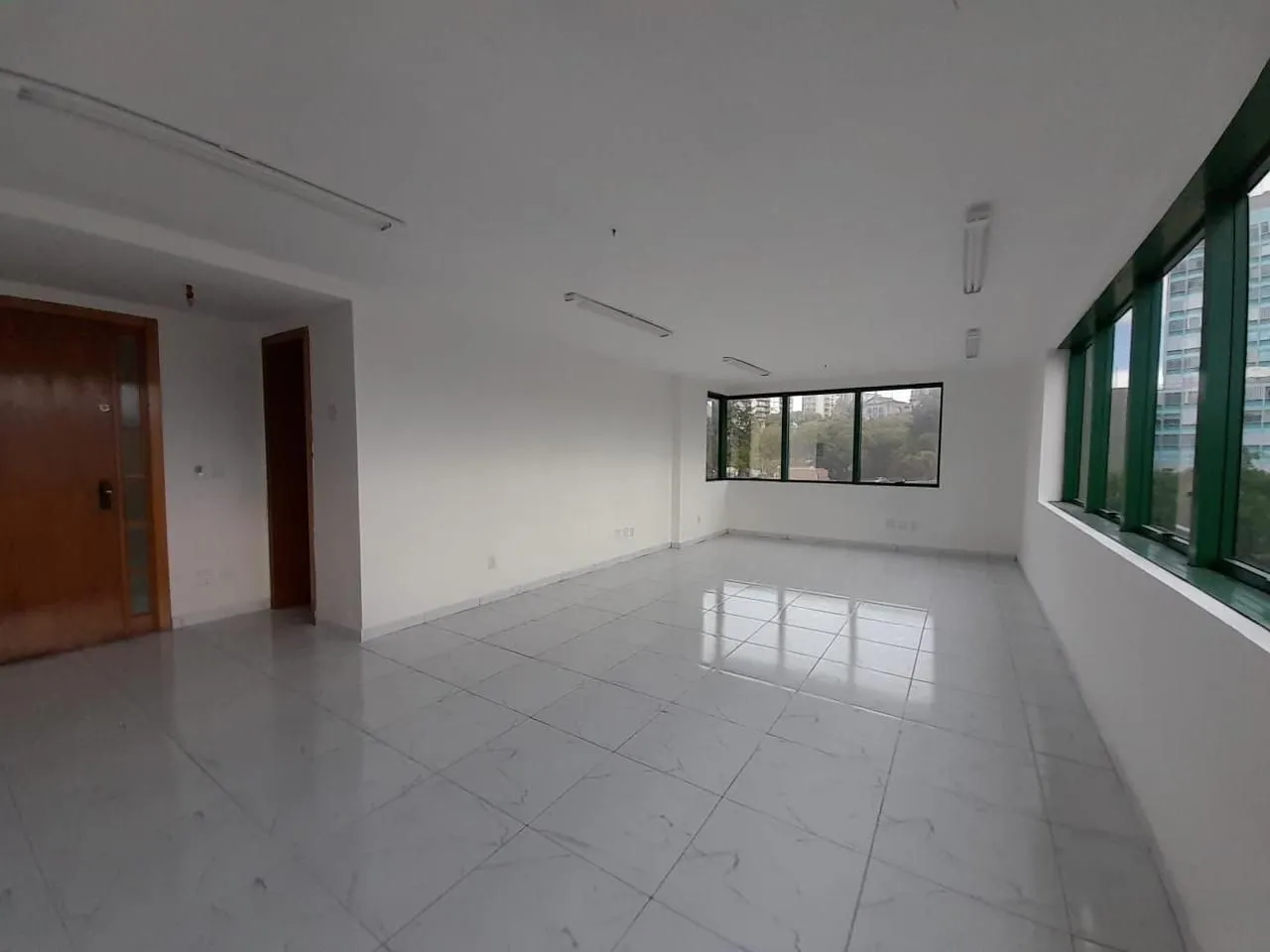 Imagem Sala comercial à venda em Porto Alegre, Centro Histórico, 42.23m2