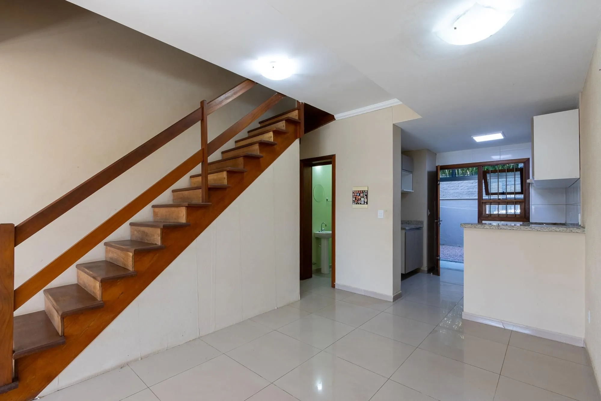 Imagem Casa para Venda - 135.78m², 3 dormitórios, sendo 3 suites, 1 vaga - Guarujá
