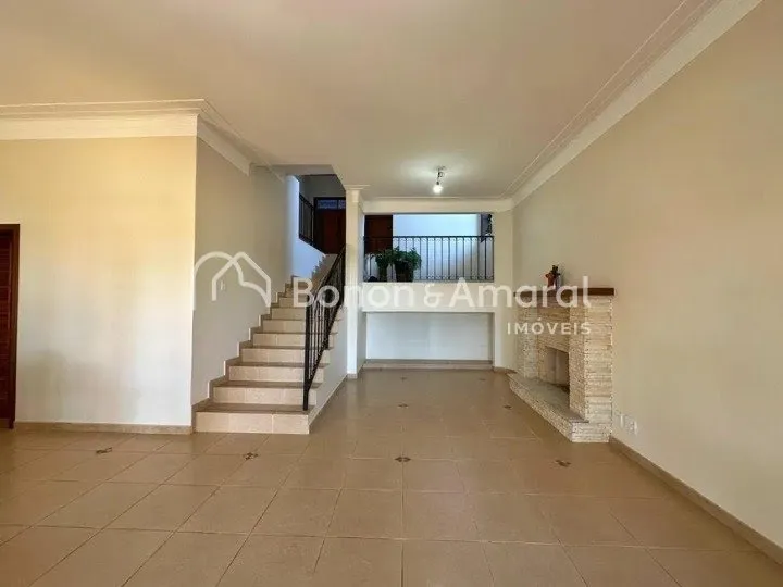 Imagem Casa de Condomínio com 274 m² e 4 Quartos, em Sousas - Campinas/SP