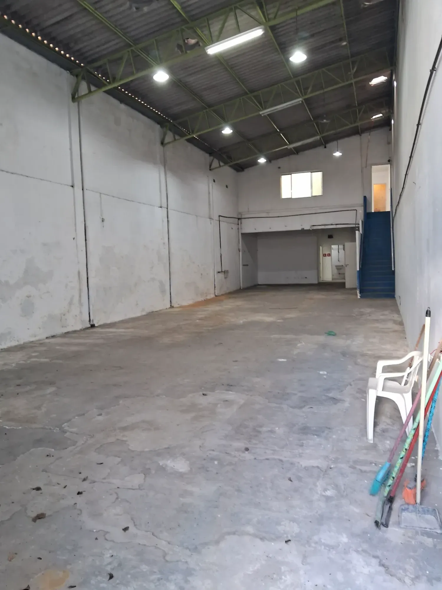Imagem Galpão para Alugar, 242 m² em Vila Anastácio - São Paulo