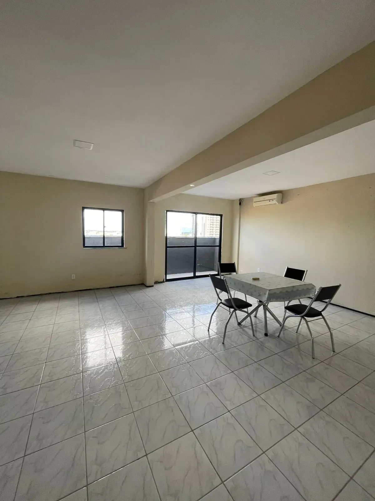 Imagem Apartamento com 2 Quartos à Venda, 60 m² em Presidente Kennedy - Fortaleza