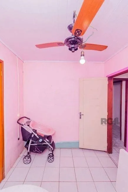 Imagem Excelente casa de 70m² com 3 dormitórios no bairro Sarandi.