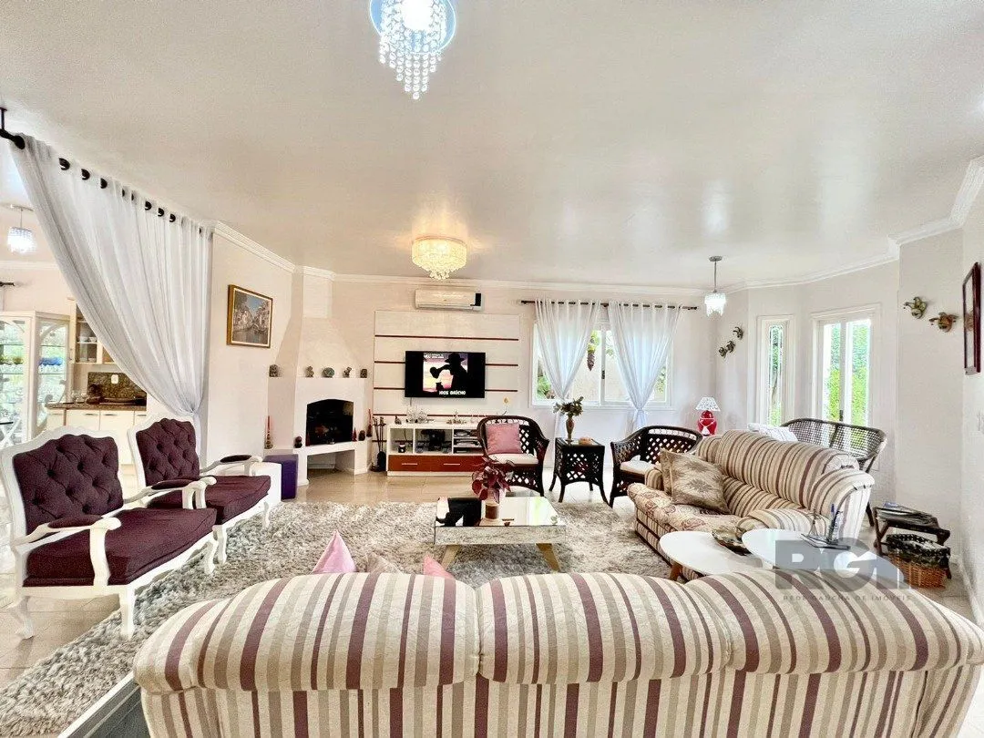 Imagem Magnífica casa linda, 360m2 de área construída