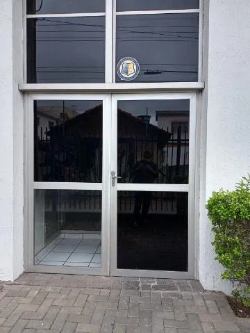 Imagem VENDA DE PRÉDIO COMERCIAL NO CENTRO DE ARUJÁ/SP, OPORTUNIDADE com 300m², em uma das principais avenidas da cidade com recepção e vagas! CONSULTE-NOS.