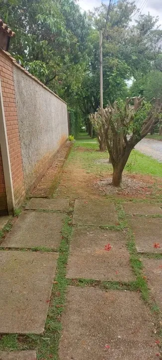 Imagem Chácara à venda em Araçoiaba da Serra-SP: 3 quartos, 1 suíte, 3 banheiros, rico pomar, campo de futebol