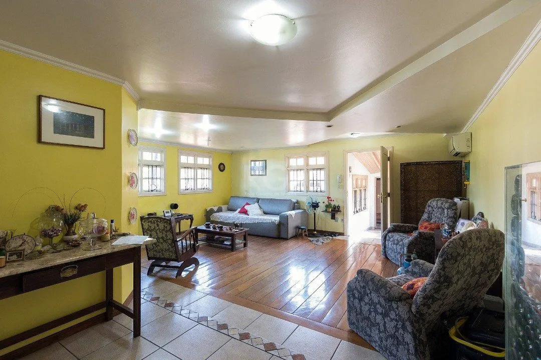 Imagem Casa para Venda - 320m², 5 dormitórios, sendo 2 suites, 3 vagas - Tristeza