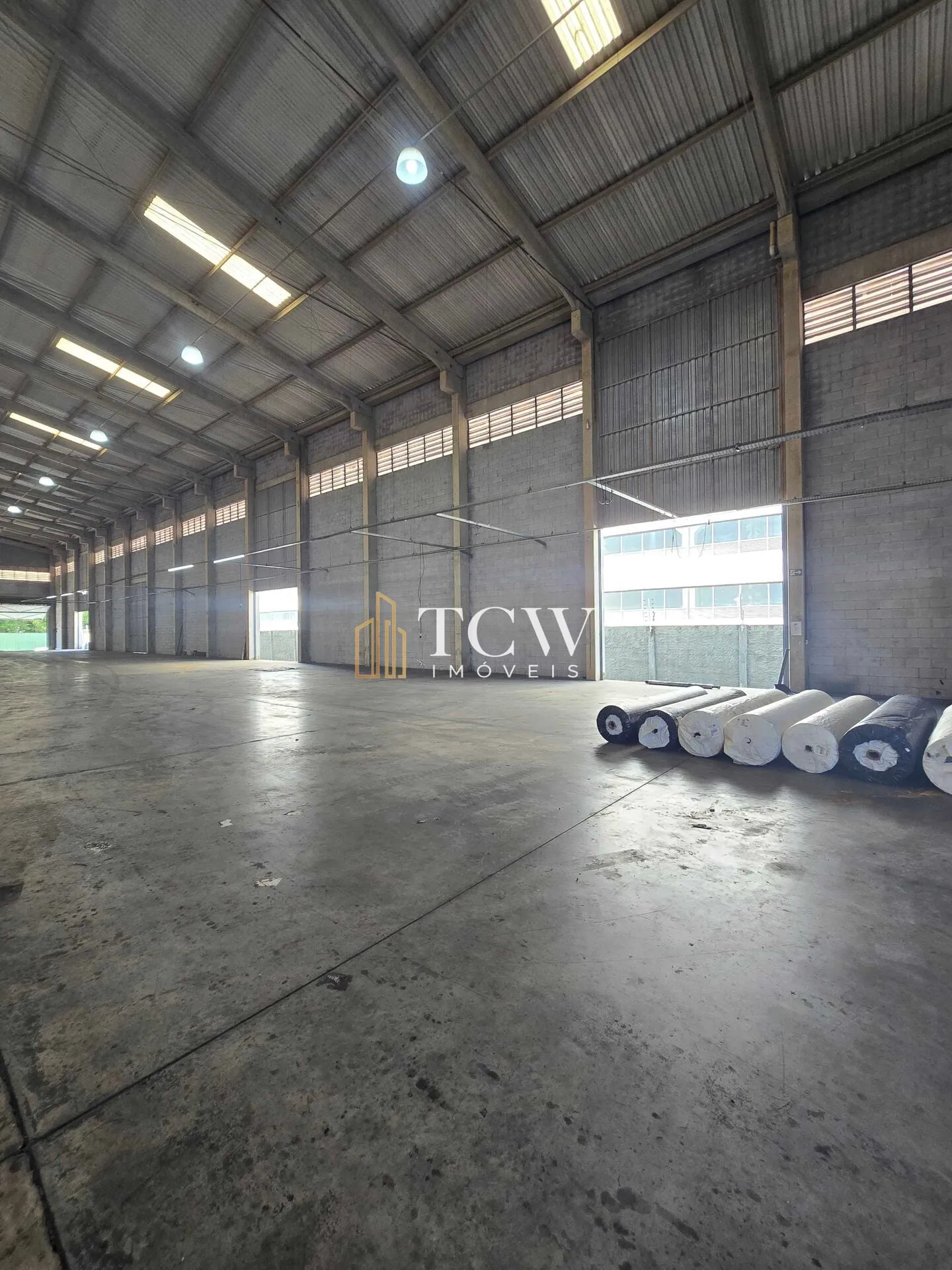 Imagem Galpão Industrial para Locação em Guarulhos/SP | 3.500 m² | 13 Docas | Próximo à Rodovia Presidente Dutra