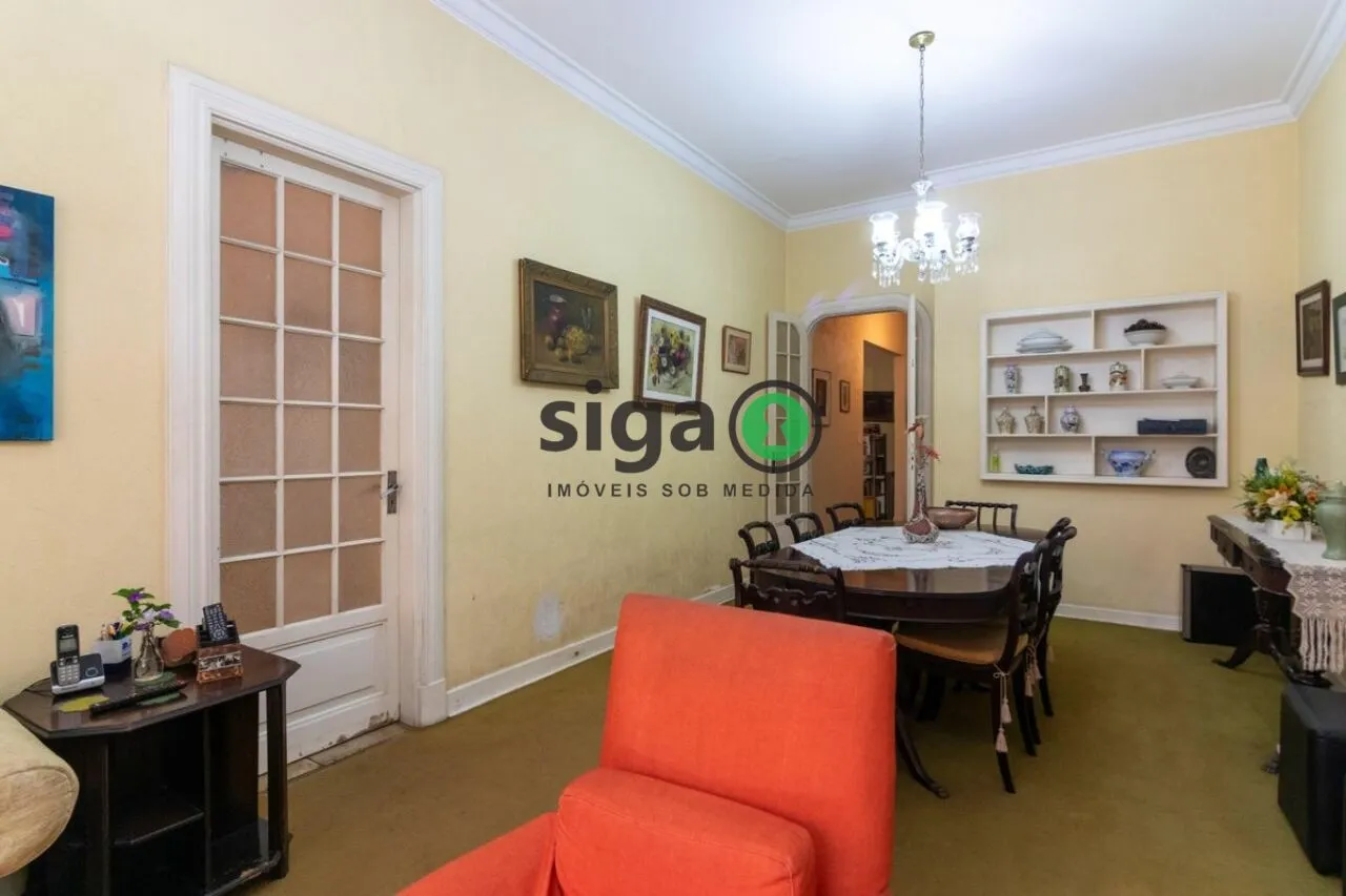 Imagem Casa Alto Padrão em Moema de 5 quartos com 8 vagas - 440m² à Venda.