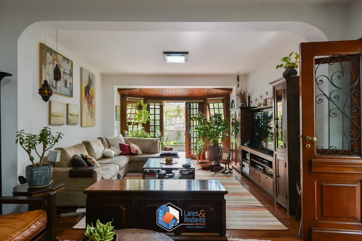 Foto do imóvel Sobrado para venda em Sumaré com 4 quartos, sendo 2 suítes, 190m² em Rua Apinajés