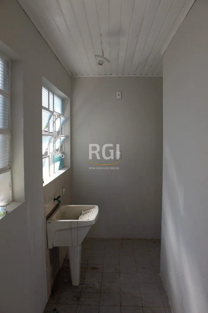 Imagem BAIXO - DUAS CASA NO MESMO PÁTIO NA PRAÇA SIMÕES LOPES NETO - ACEITA PARTE DE PAGAMENTO EM IMÓVEL NO LITORAL- SOB CONSULTA