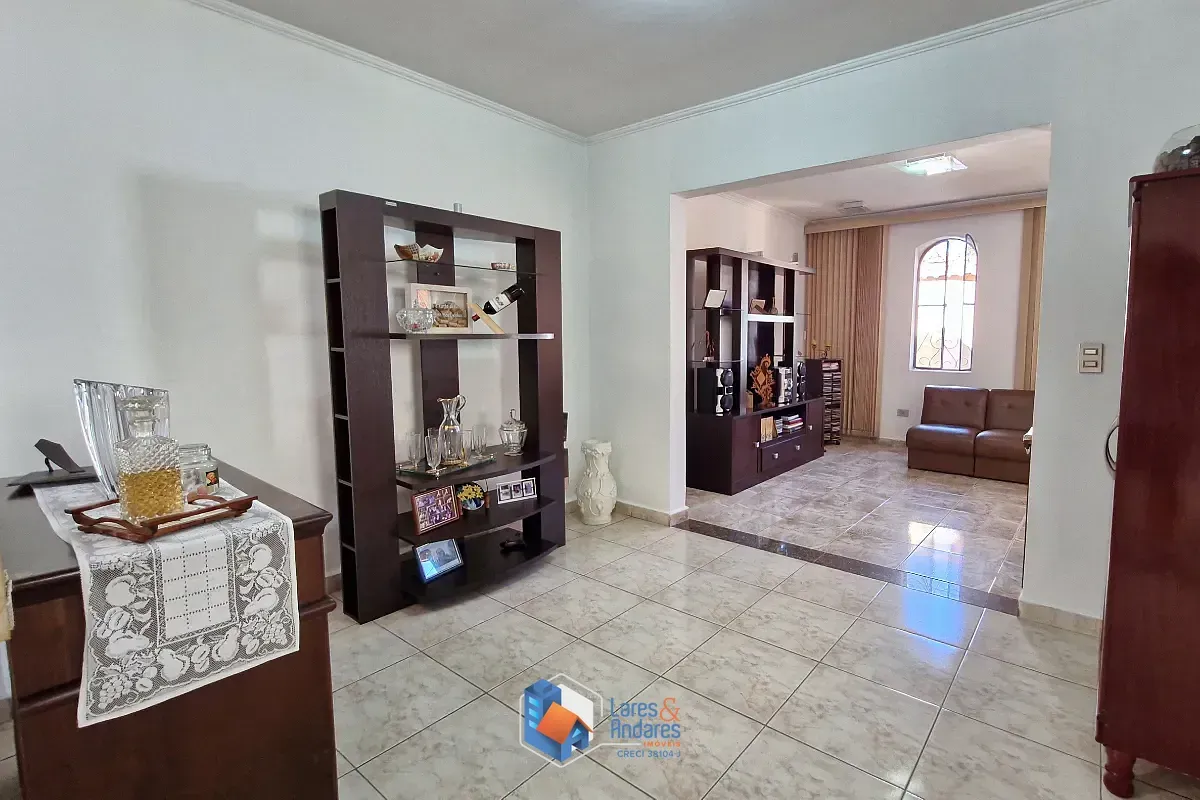 Imagem Sobrado para venda em Parada Inglesa com 6 quartos, sendo 2 suítes, 150m²