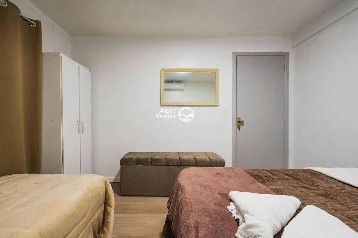 Imagem VENDE-SE APARTAMENTO MOBILIADO COM 01 QUARTO, NO CENTRO DA CIDADE DE CANELA.