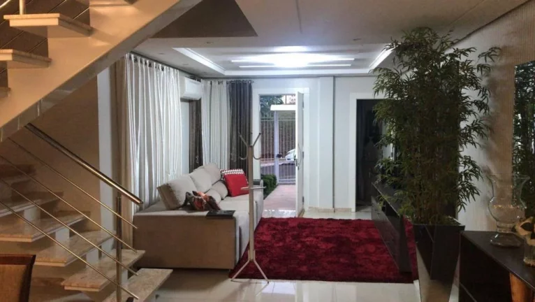 Imagem Casa para Venda em Chapecó, Centro, 3 dormitórios, 1 suíte, 1 banheiro, 2 vagas