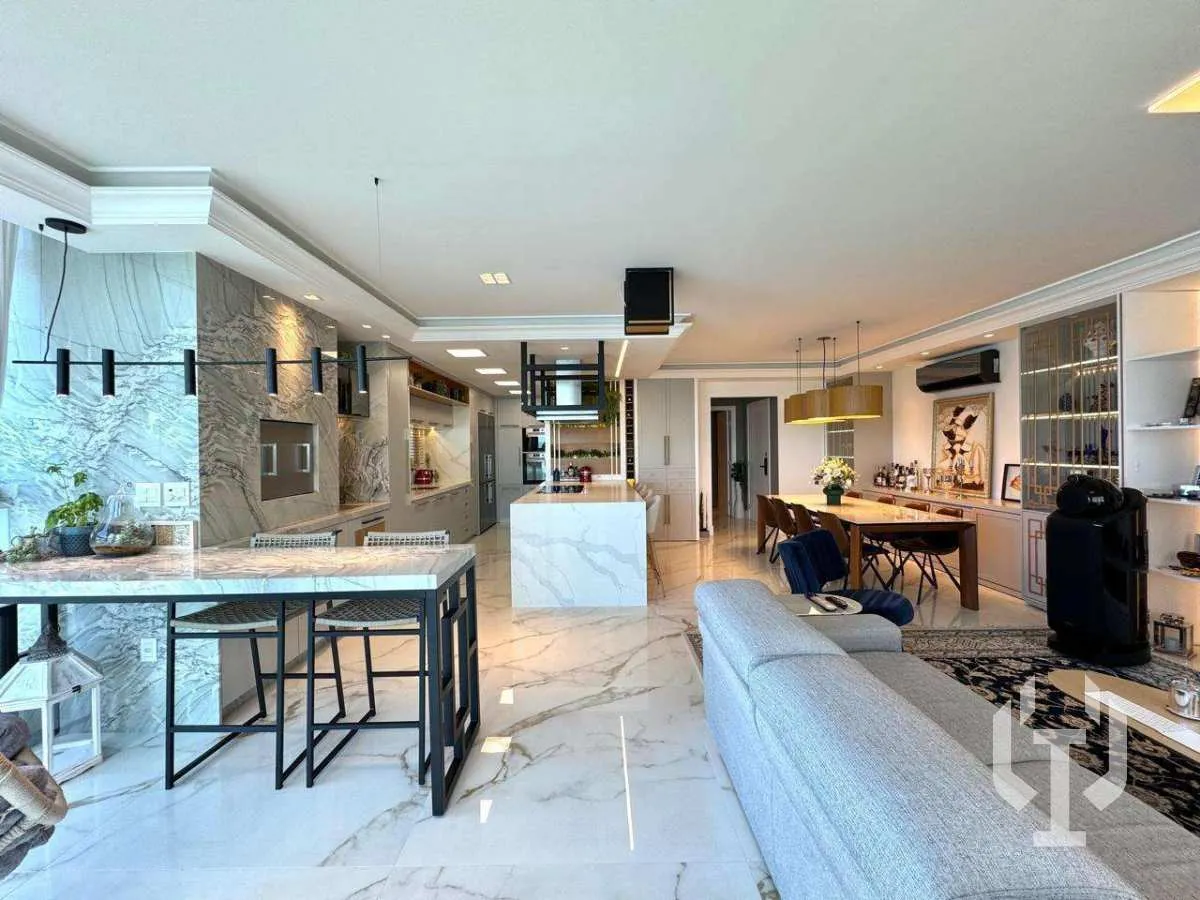 Imagem Apartamento Frente Mar Finamente Mobiliado e Decorado, com 4 Suítes, em Itapema.
