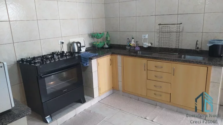 Imagem (Permuta menor valor e financiamento) Casa térrea, 04 quartos sendo 02 suítes, 08 vagas, no Boa Vista em Curitiba PR
