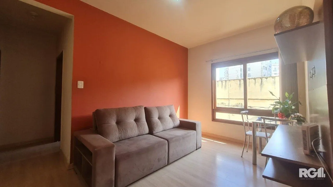 Imagem APARTAMENTO DE 2 DORMITÓRIOS AMPLO E MOBILIADO NA CIDADE BAIXA