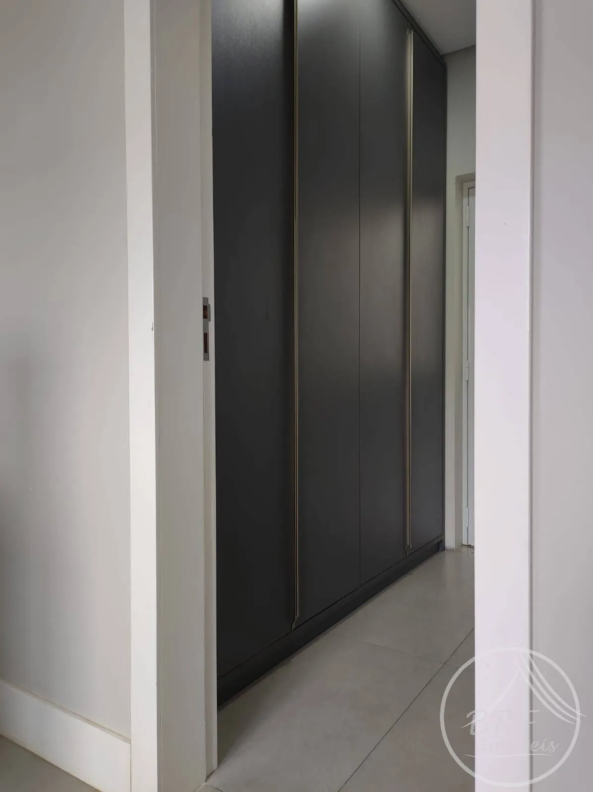 Imagem Ótima Casa Semi Nova Estreito Florianópolis/SC -3 suítes lavabo até 8 vagas