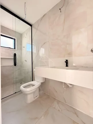 Imagem Casa Duplex com 3 Suítes em Colina de Laranjeiras