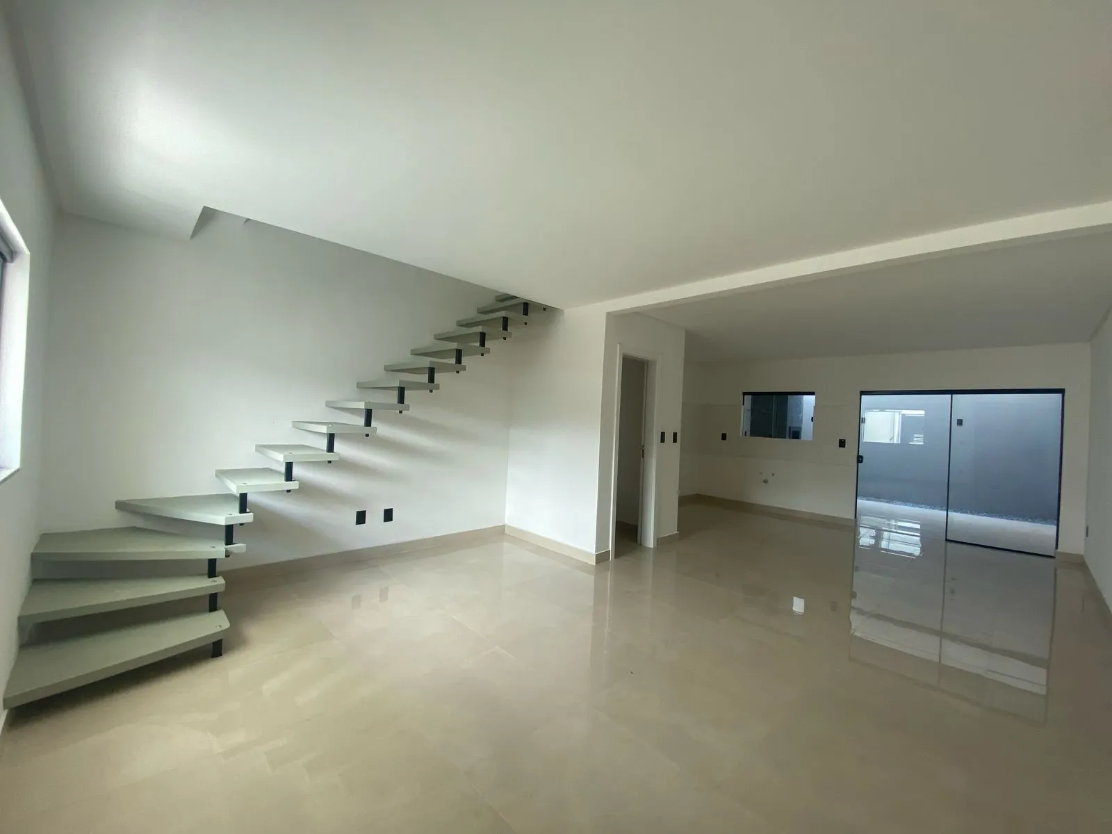 Imagem Casa à venda com 130m2 por R$ 929.000,00
