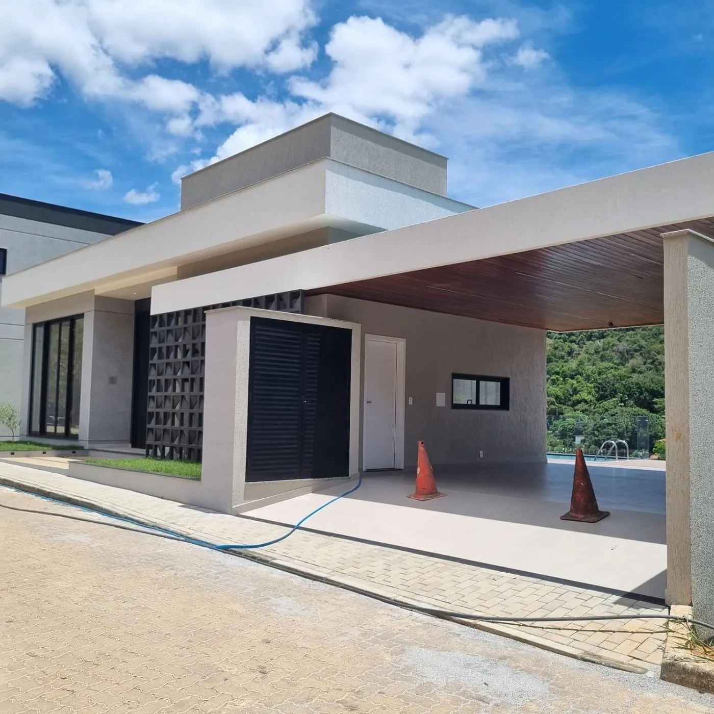 Imagem Casa em Condomínio para Venda em Areal / RJ no bairro Fazenda Velha