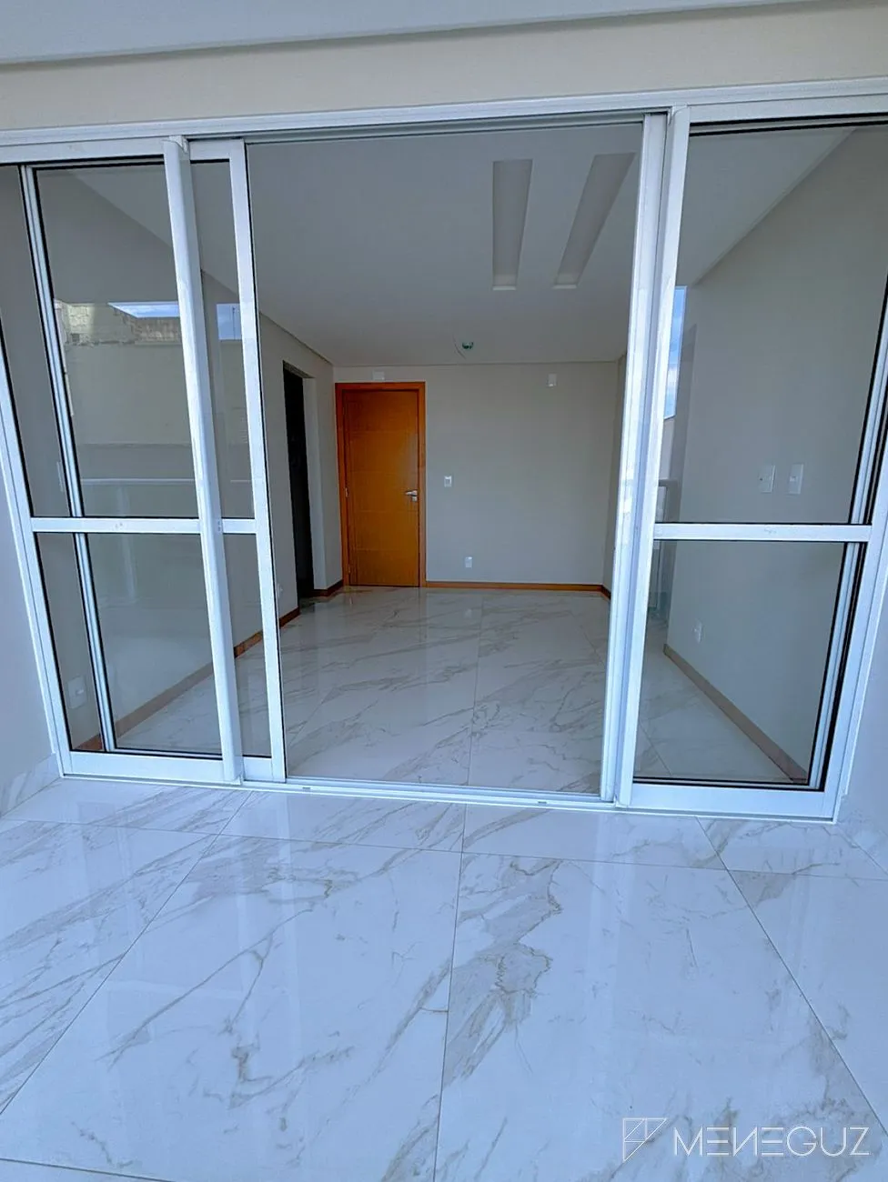 Imagem A nova fase de sua vida na Praia do Morro: Apartamento de 2 quartos no Edifício Villa Oceânica.