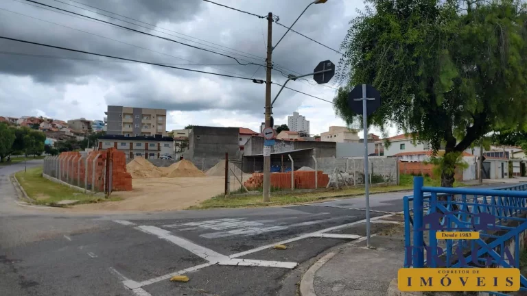 Imagem TERRENO DE ESQUINA C/ 252,27 M²