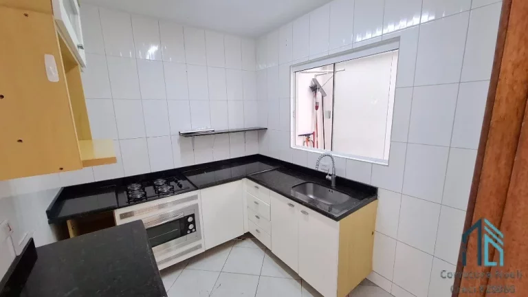 Imagem Sobrado em condomínio fechado 03 quartos c/suíte, desocupado no Uberaba em Curitiba PR