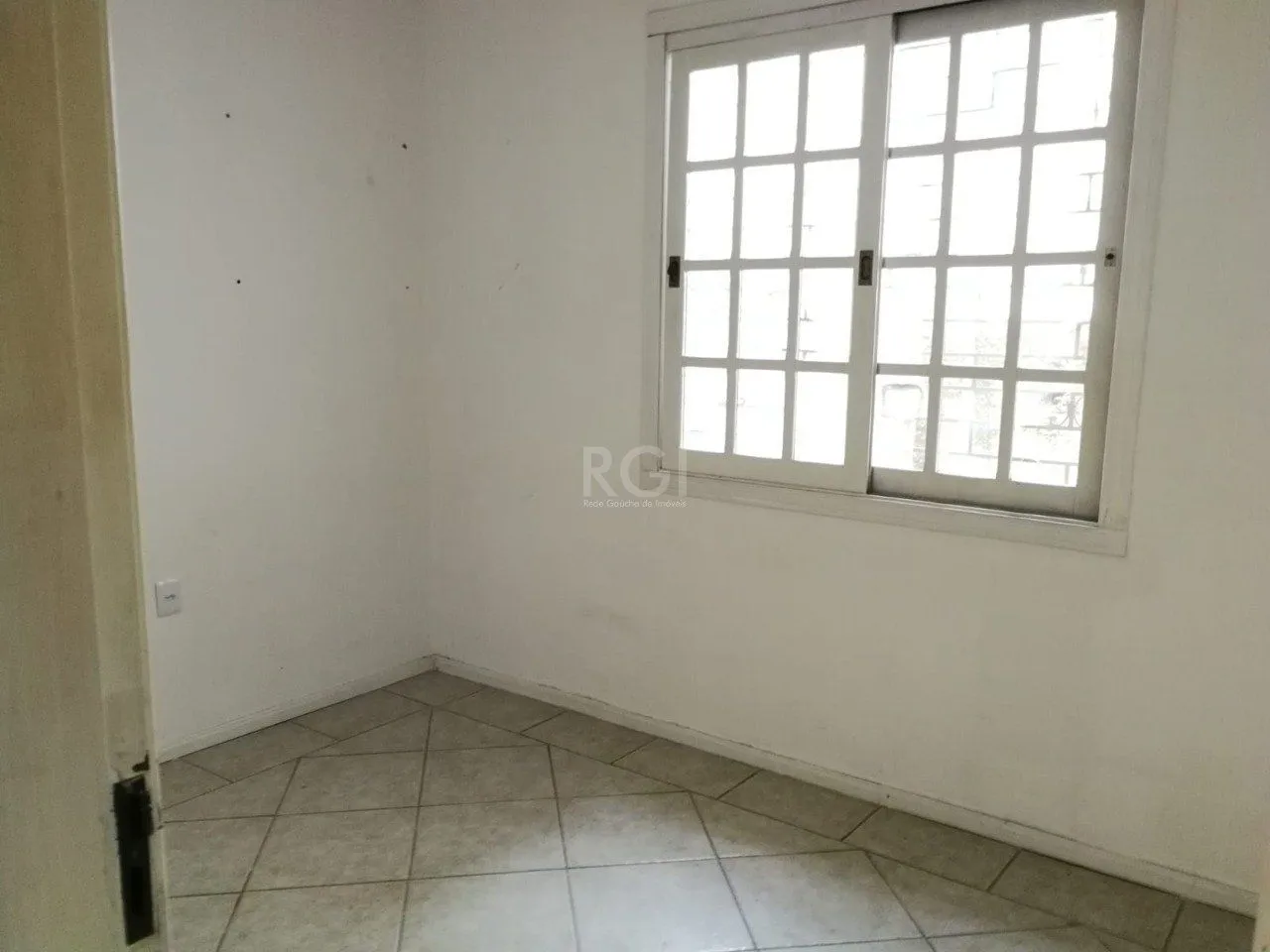 Imagem Casa para Venda - 170m², 3 dormitórios, 3 vagas - Nonoai, Porto Alegre