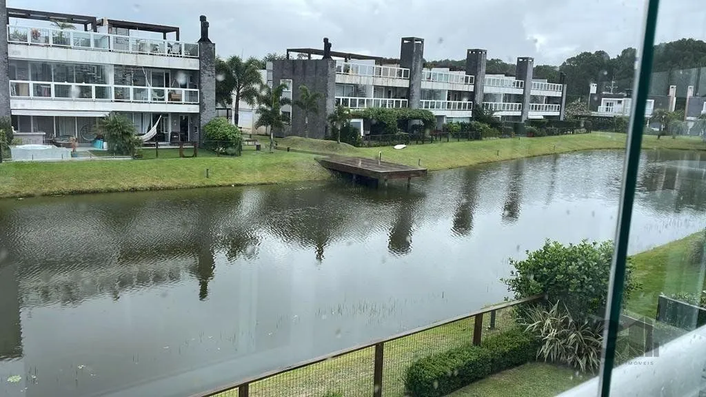 Imagem Casa no Condomínio Rossi 4 Dormitórios