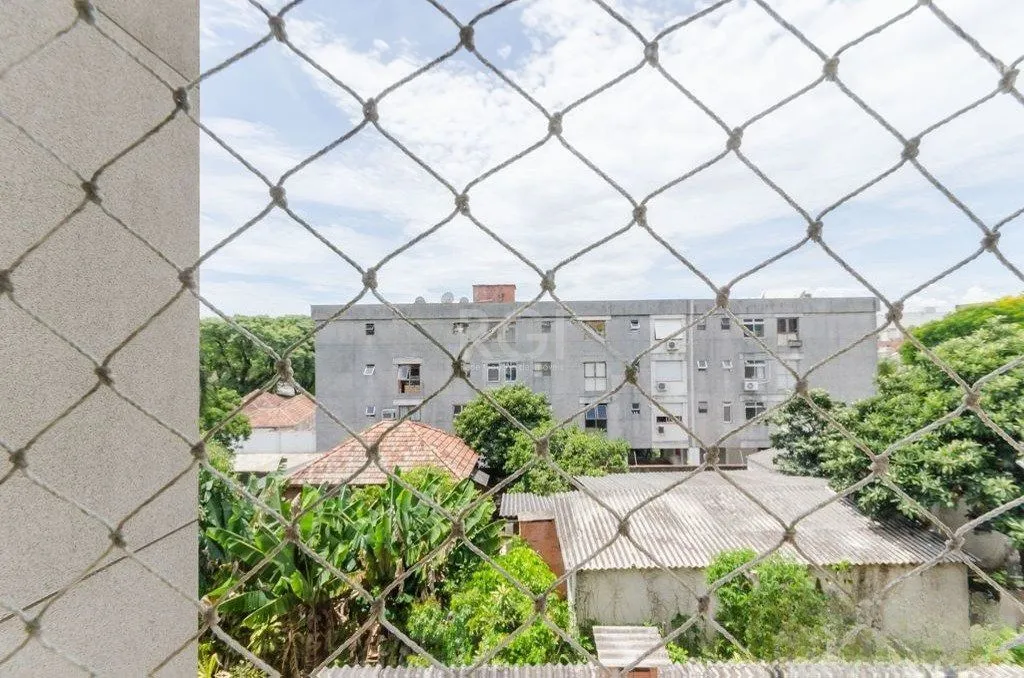 Imagem Cobertura semi mobiliada com 2 dormitórios, terraço com churrasqueira e 1 vaga de garagem no bairro Santo Antonio
