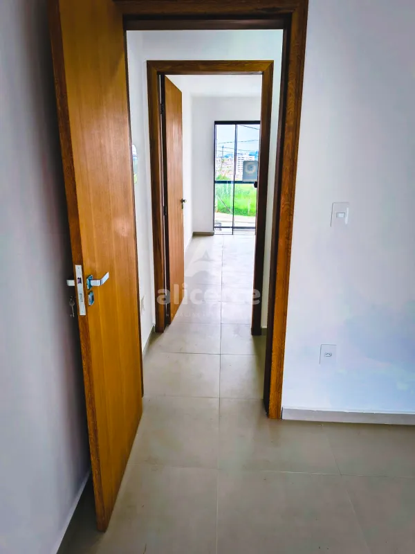 Imagem Sobrado à venda com 2 quartos 2 suítes, 78m² em Areias São José