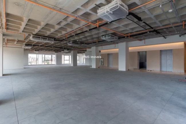 Imagem Conjunto comercial com 301,39 m2 em Pinheiros.