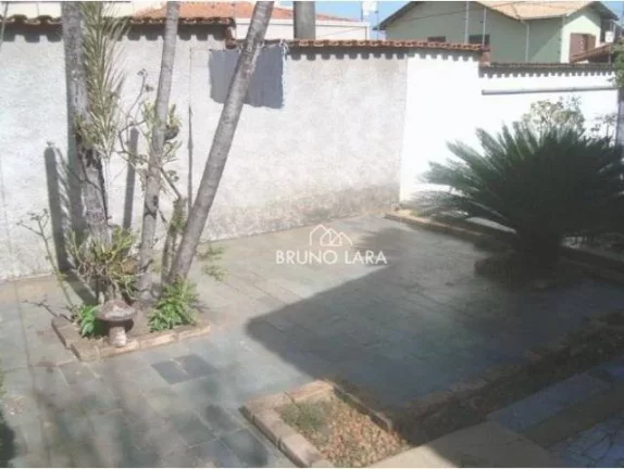 Imagem Casa à venda em Igarapé.