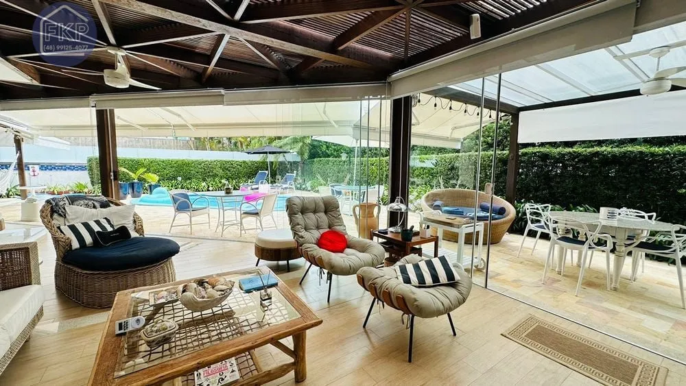Imagem Casa Alto Padrão 4 dormitórios!