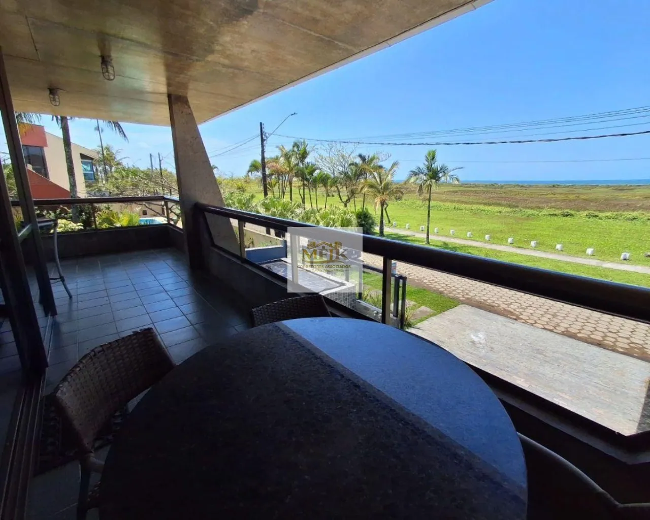 Imagem Imperdível! Casa beira mar com 4 suítes no Atami Norte, Pontal do Paraná-PR - 297m² - 2 vagas - Agende sua visita!