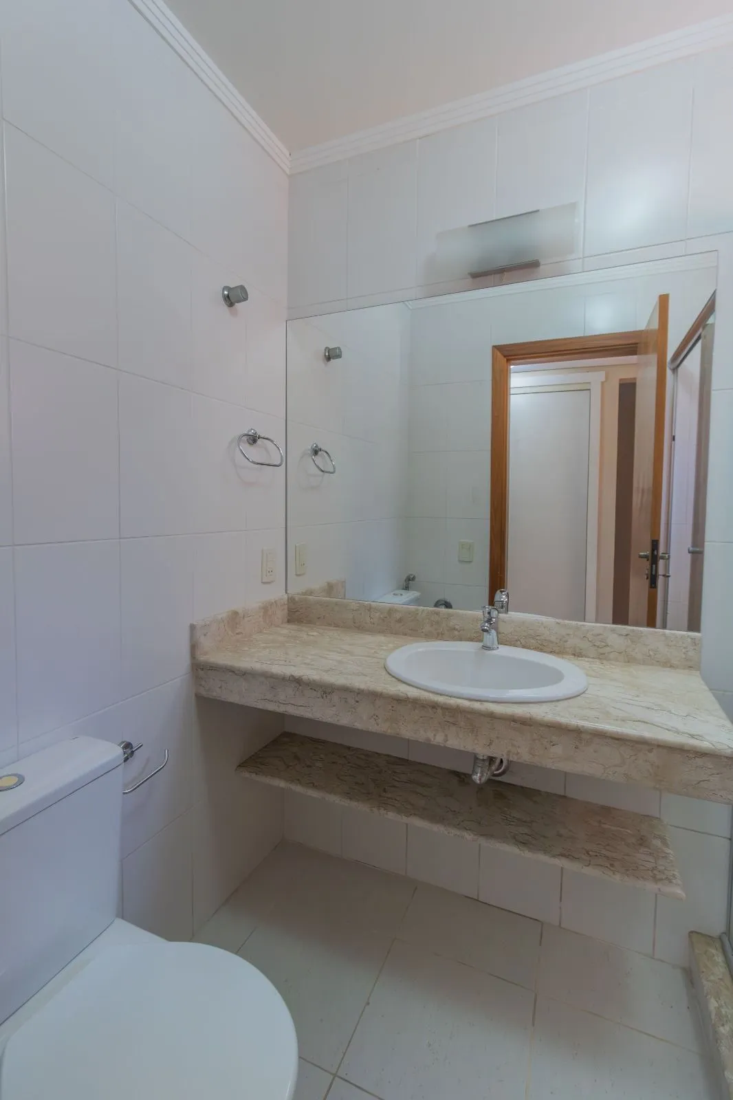 Imagem Casa Condominio para Venda - 286.89m², 4 dormitórios, sendo 2 suites, 2 vagas - Cristal