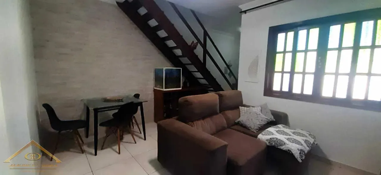 Imagem Casa em Condomínio para Venda em Cabo Frio / RJ no bairro Palmeiras
