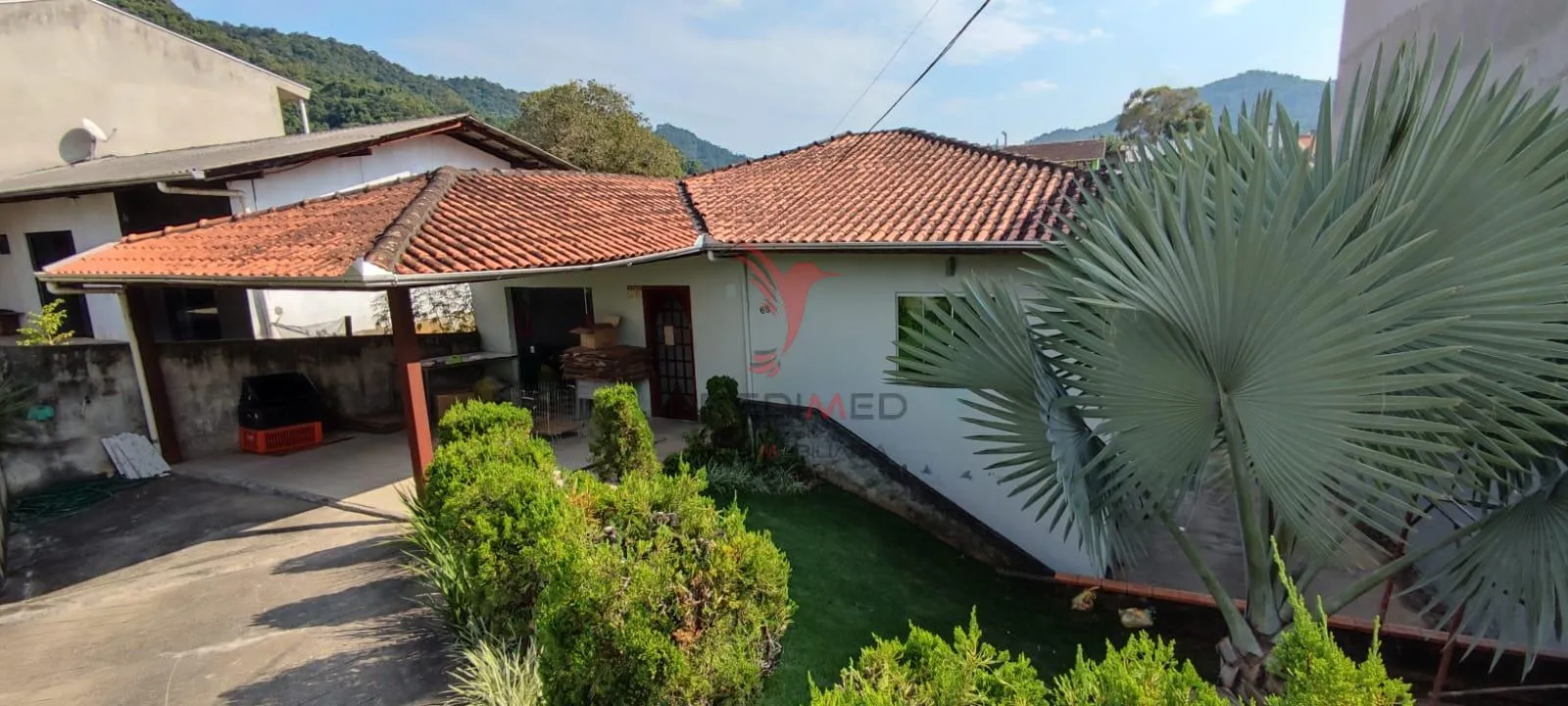Foto do imóvel Casa com 4 quartos e 3 banheiros à Venda em Blumenau - SC