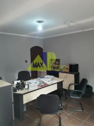 Imagem Casa Comercial para Locação na Penha de França - São Paulo-SP: 6 Salas, 3 Banheiros, 1 Vaga de Garagem!