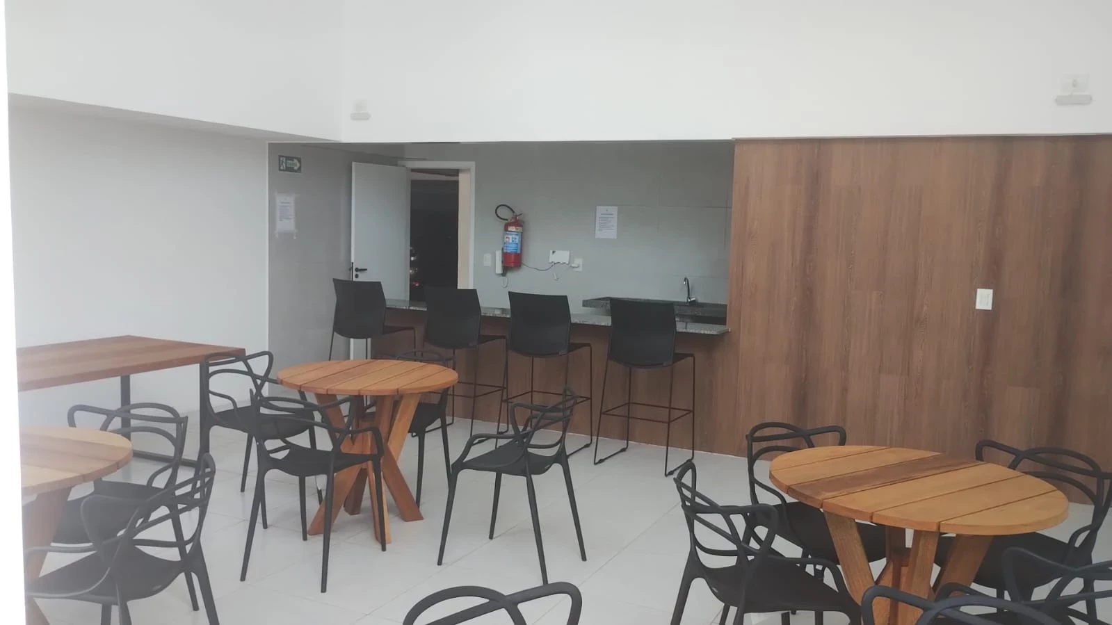 Imagem Apartamento com 3 Quartos à Venda, 66 metros em Casa Amarela - Recife
