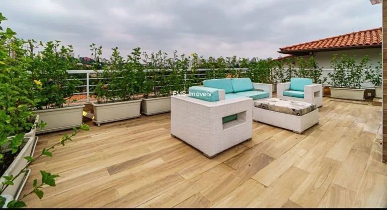 Imagem Imperdível oportunidade de adquirir uma casa no Pacaembu, São Paulo-SP, com 3 quartos, 3 suítes, 3 salas, 5 vagas de garagem e 380m².